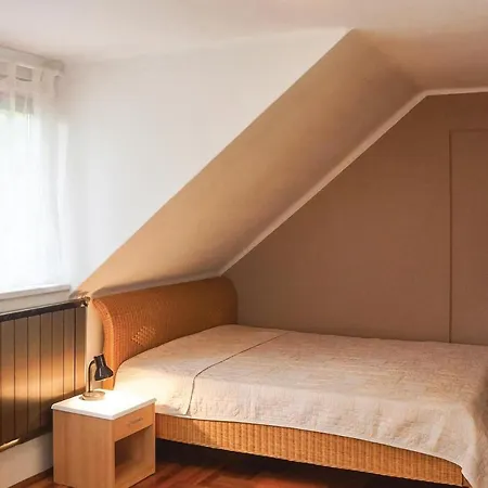 Apartment Stunning In W/ Wifi And 3 Bedrooms Siófok