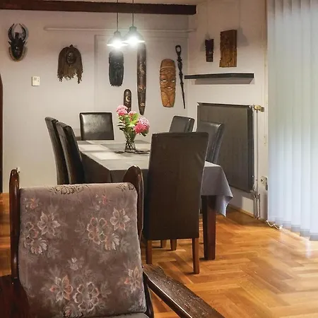Stunning In W/ Wifi And 3 Bedrooms *