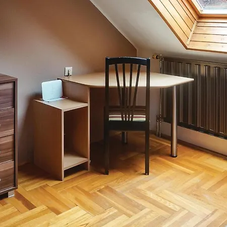Apartman Stunning In W/ Wifi And 3 Bedrooms